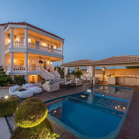 Marilyn Manor, Exclusive Hideway, By Thinkvilla Villa Gouvai