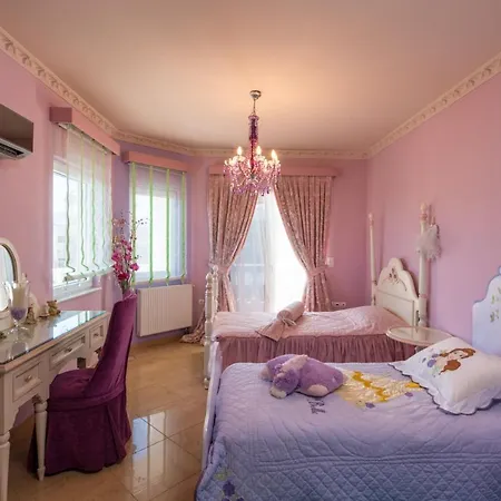 Marilyn Manor, Exclusive Hideway, By Thinkvilla Gouvai